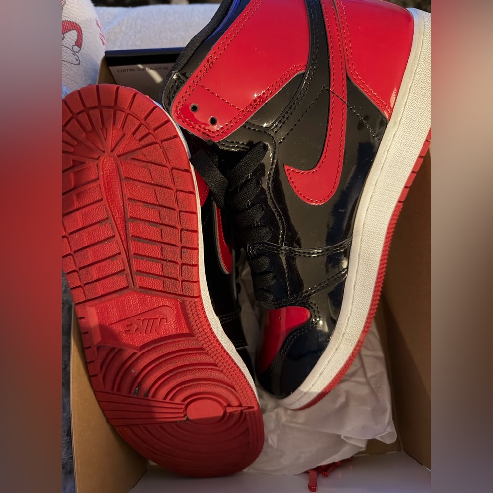 Nike Air Jordan 1 Retro High OG Box - Black & Red - Picture 2 of 4